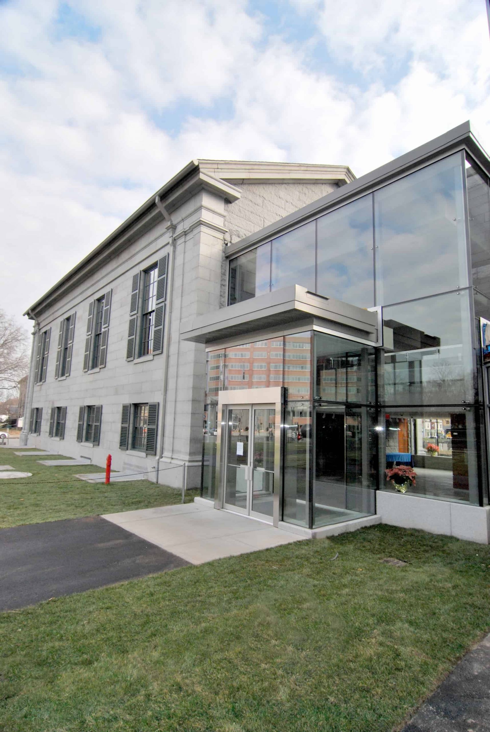 Completed Exterior Old City Hall with New Pilkington Framed Glass System Connecting Addition
