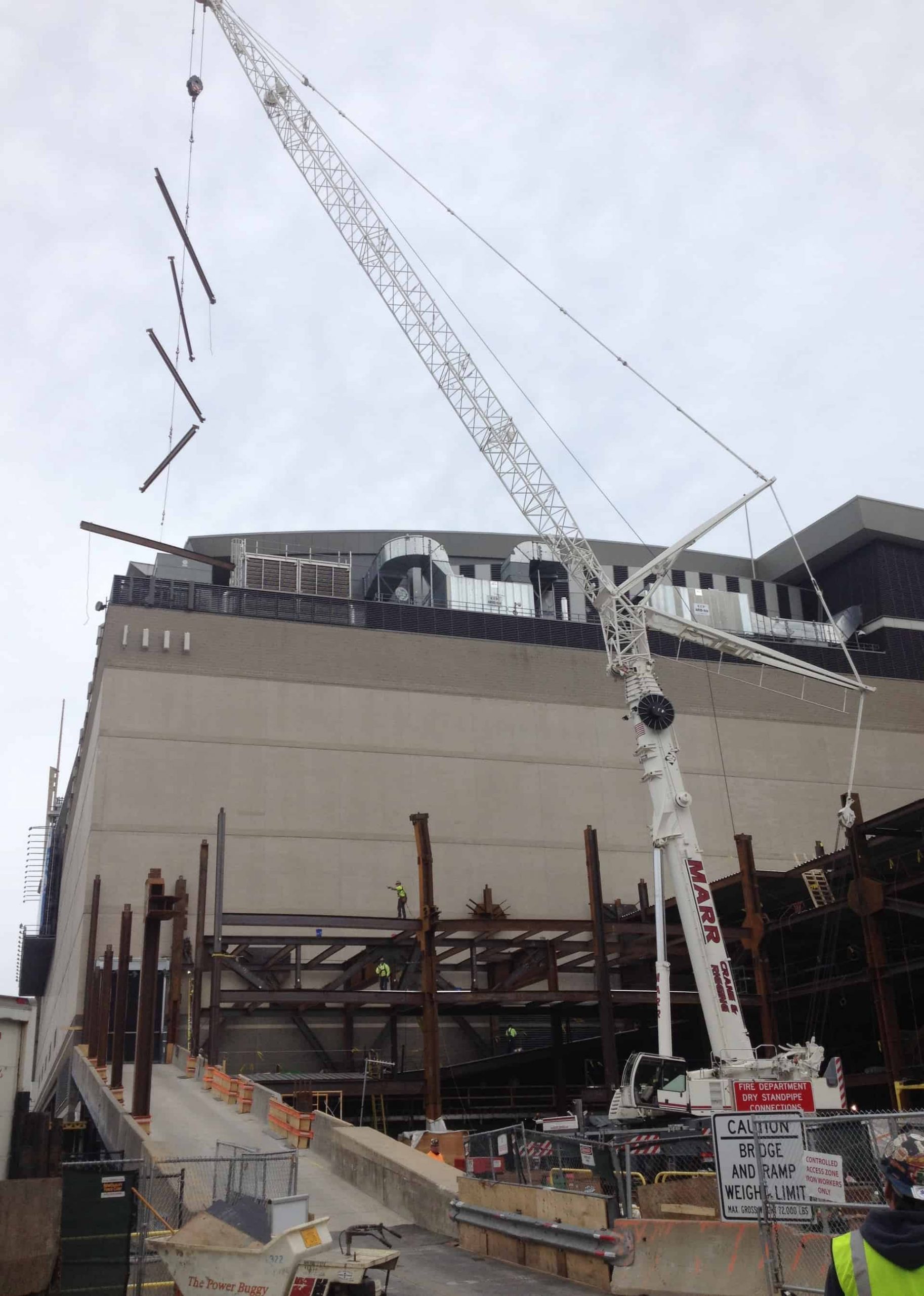 Marr’s 300-ton Leibherr lifts steel over the TD Garden elephant walk